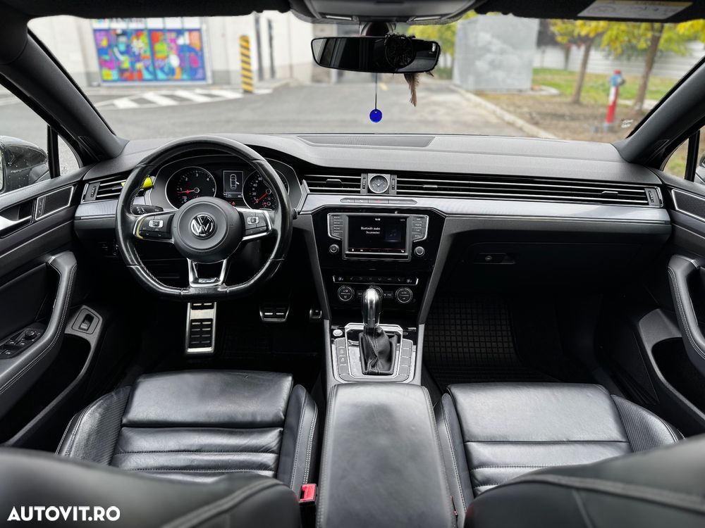 Volkswagen Passat - 4