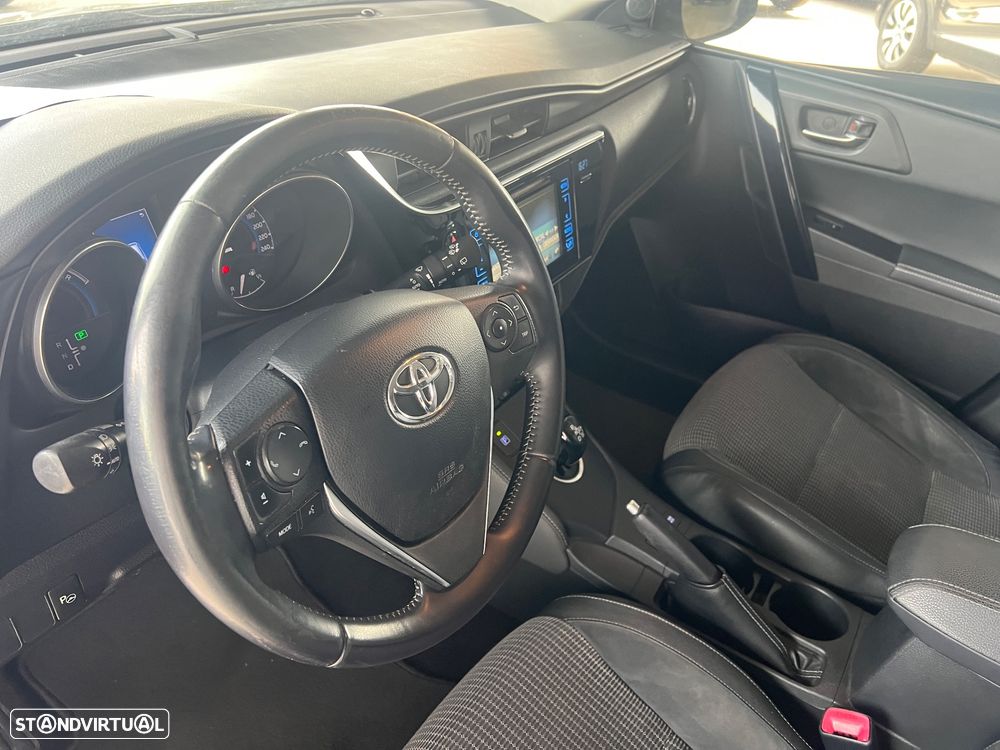 Toyota Auris Touring Sports 1.8 HSD Sport+Skyview +Navi - 25