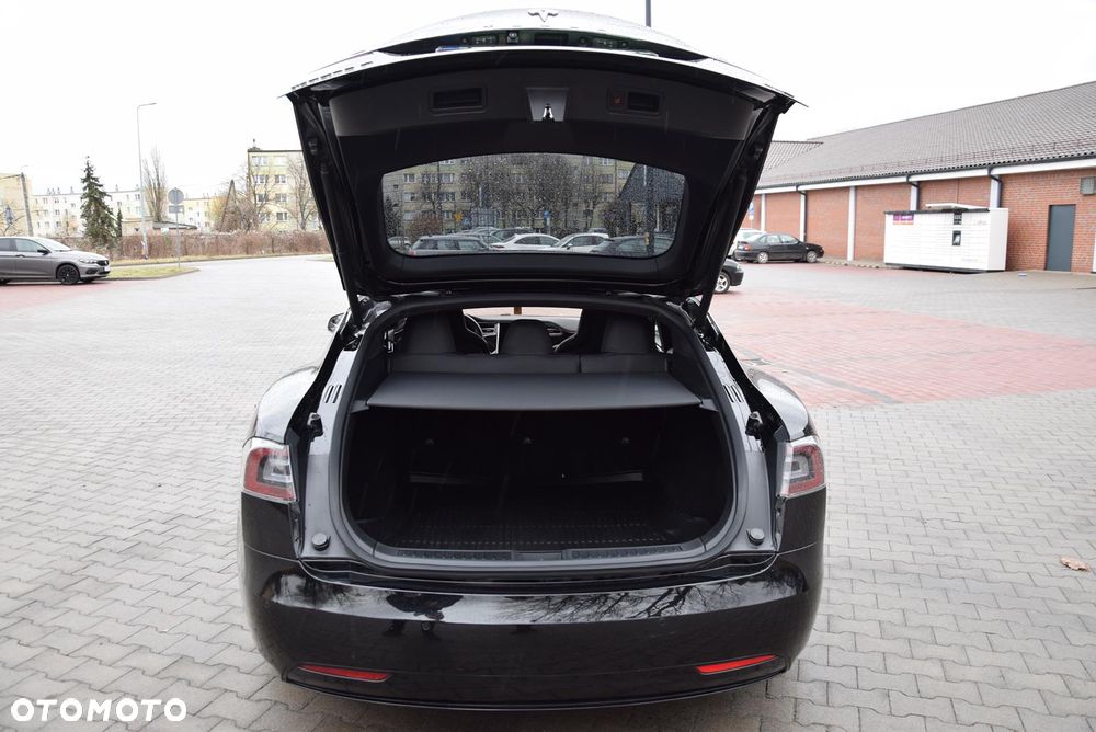 Tesla Model S - 20