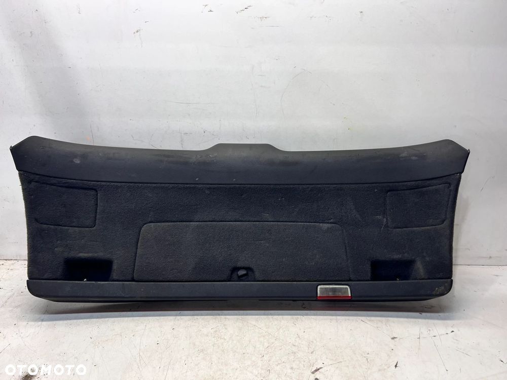 OSŁONA KLAPY BAGAŻNIKA AUDI A4 B6 B7 8E9867979B 2/26 - 2