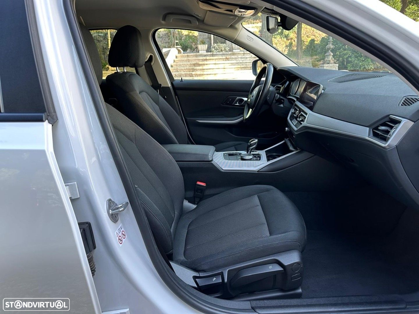 BMW 330 e Touring Corporate Edition Auto - 38
