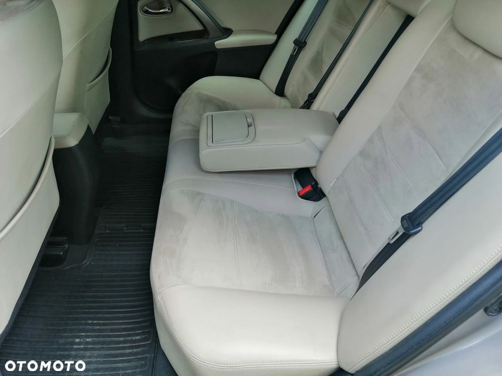 Toyota Avensis 1.8 Prestige - 22