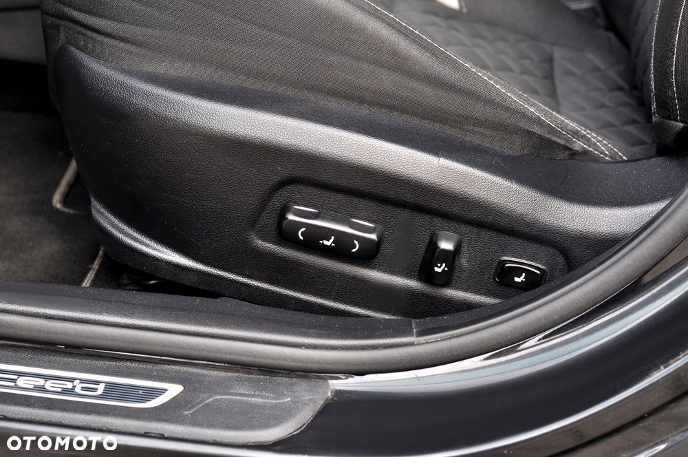 Kia Ceed 1.6 CRDi 136 DCT ISG GT Line - 19