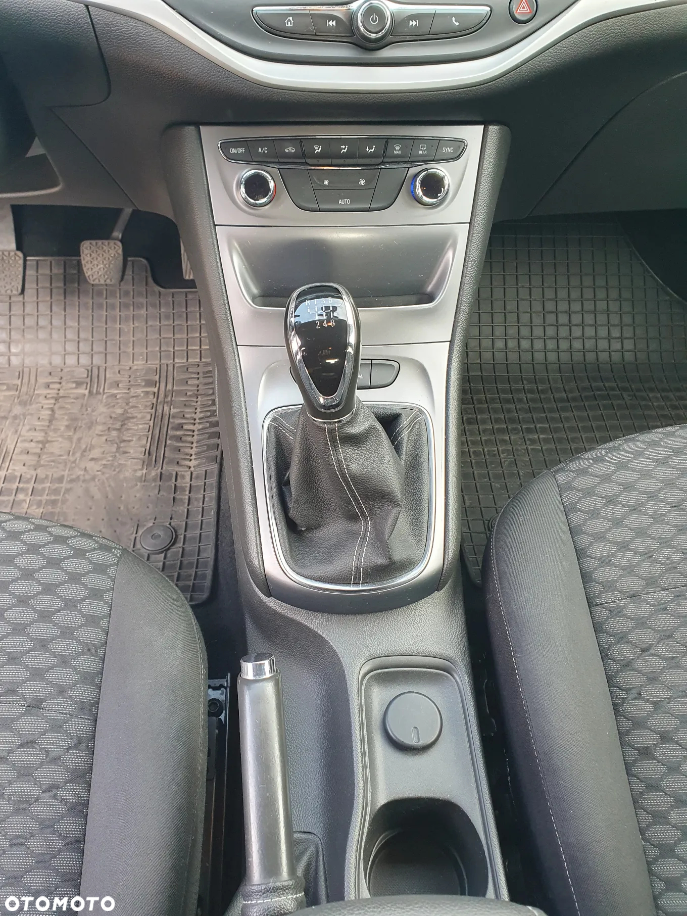 Opel Astra V 1.6 CDTI Enjoy - 10