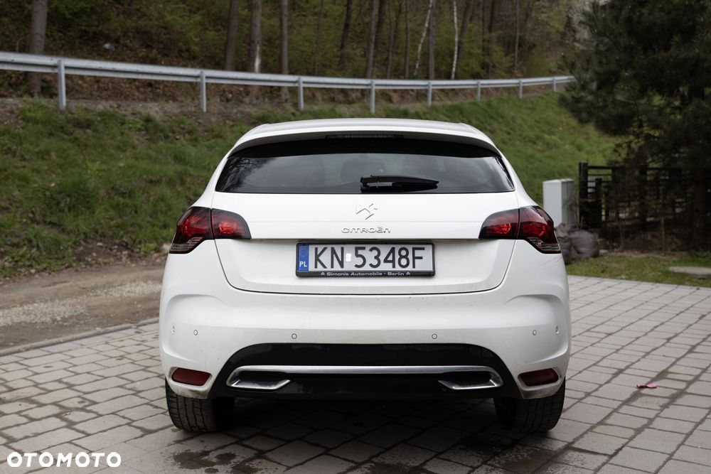 Citroën DS4 1.6 HDi SoChic - 4