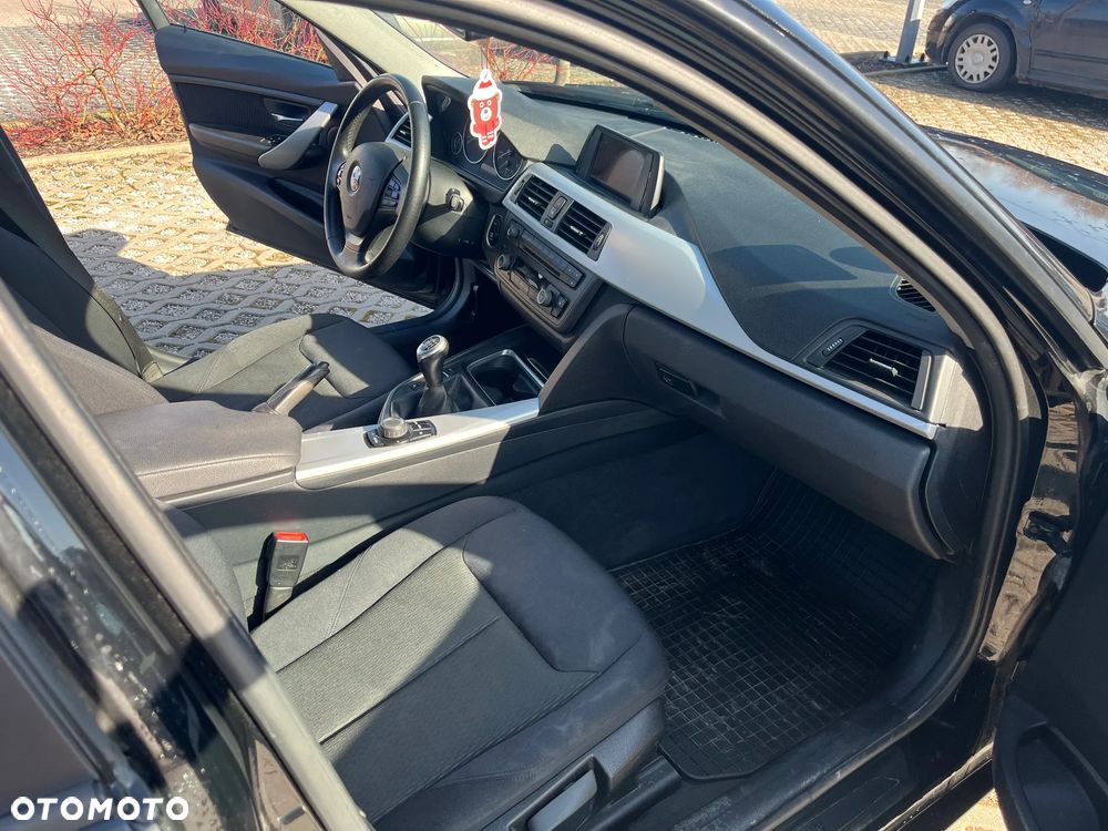 BMW Seria 3 320d - 13