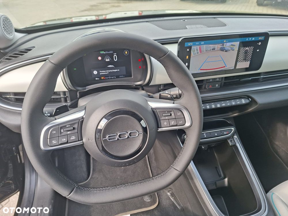 Fiat 600 1.2 Turbo La Prima eDCT - 24