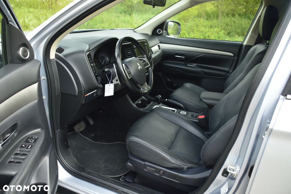 Mitsubishi Outlander 2.0 Intense + Navi 4WD CVT - 21