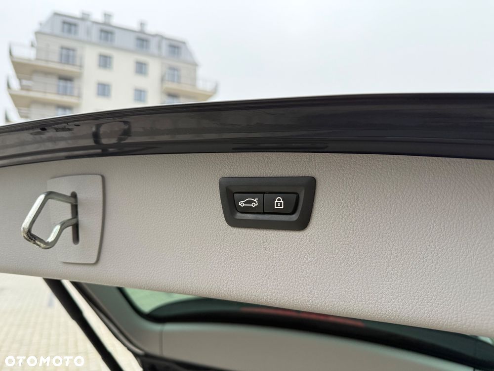 BMW Seria 3 318d - 14