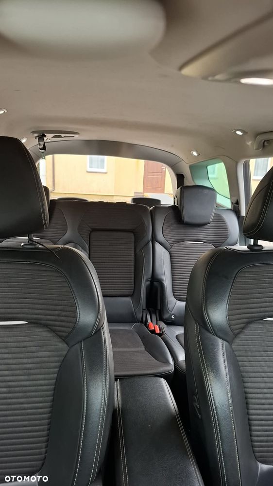 Renault Grand Scenic - 28