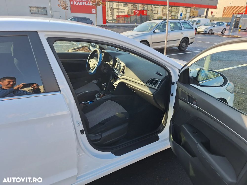 Hyundai Elantra 1.6 MPi Highway - 5