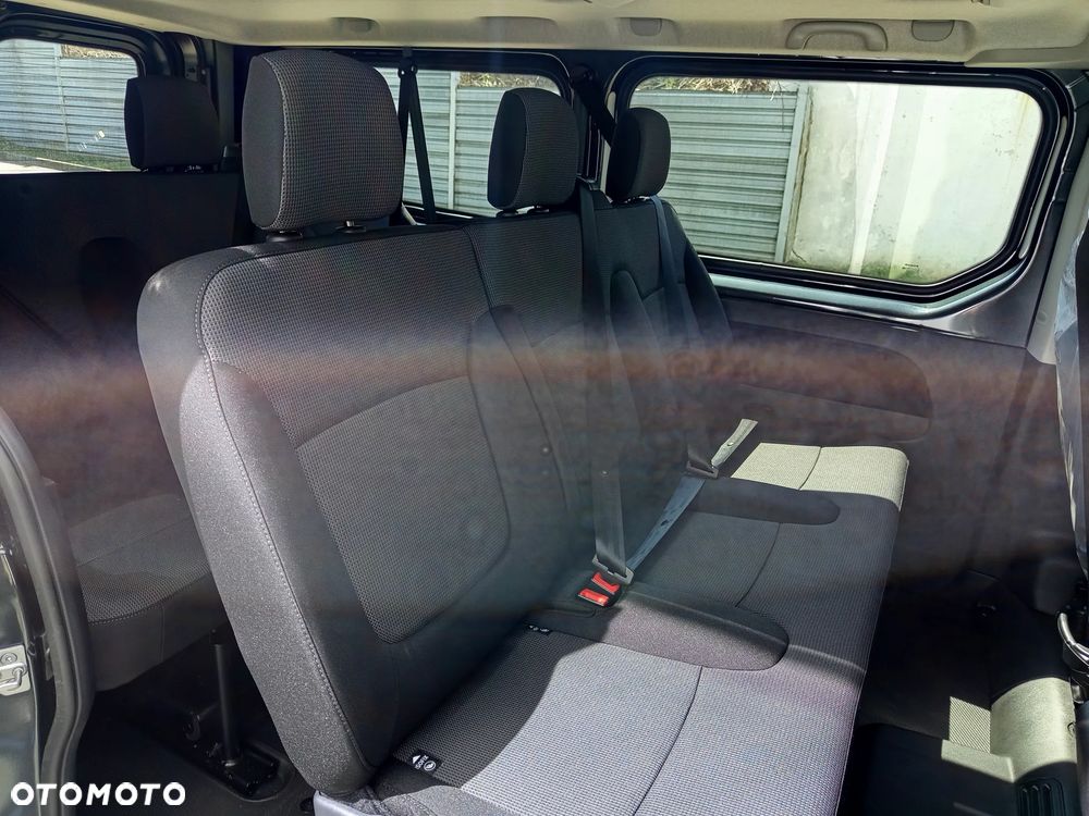 Renault Trafic Combi - 9