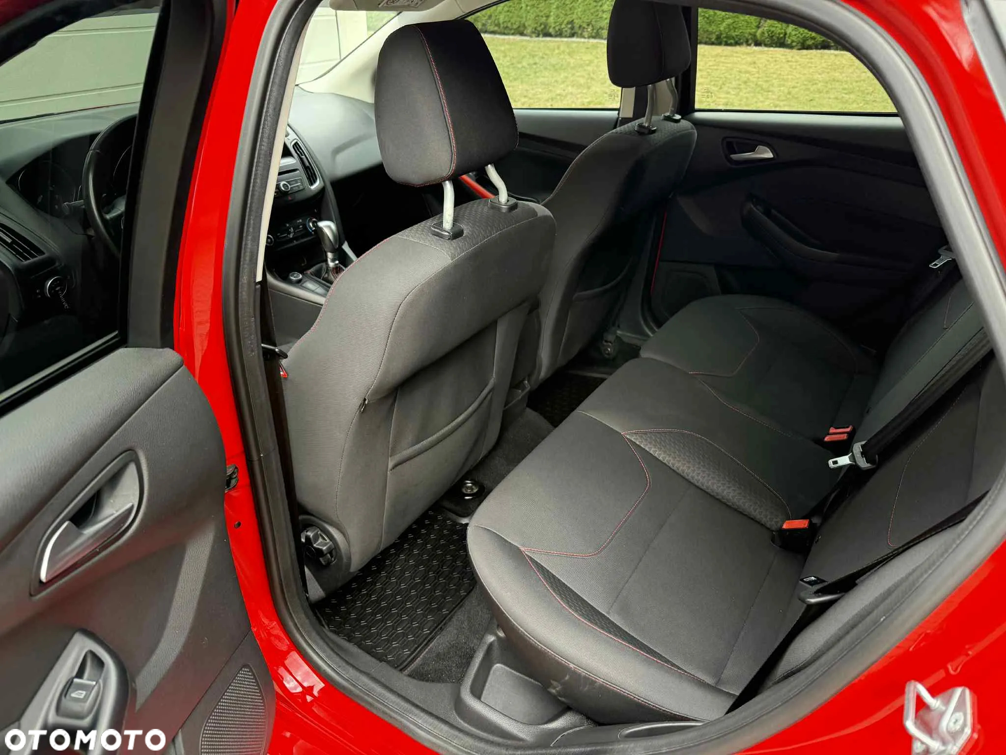 Ford Focus ver-1-5-ecoboost-st--line-red-ass - 19