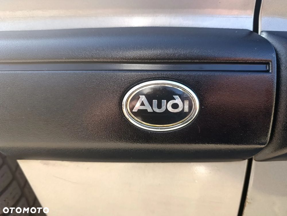 Audi 100 2.0 E - 19