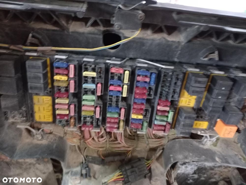 Części Kabiny JOHN DEERE plastiki,błotniki,ehr,sterownik,wiązka elektryczna,6020,6120,6220,6320,6420,6520,6620,6820,6920,tunel,nawiew,tapicerka,wyposarzenie wnętrza,goła kabina,szkielet. - 8