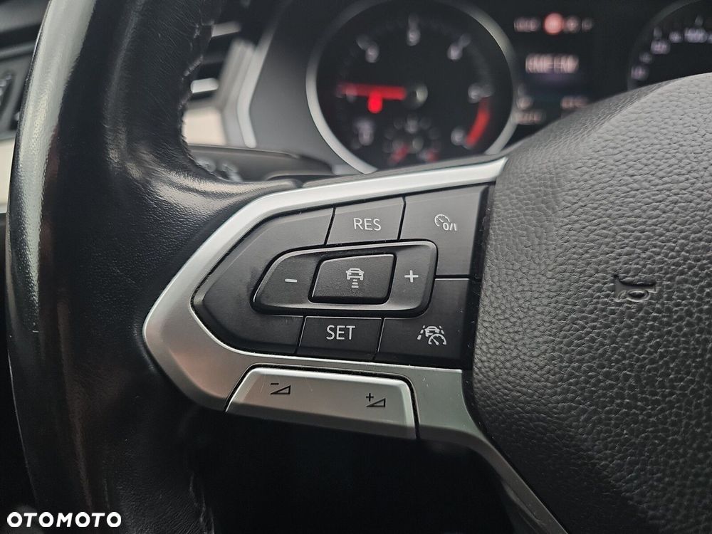 Volkswagen Passat - 24