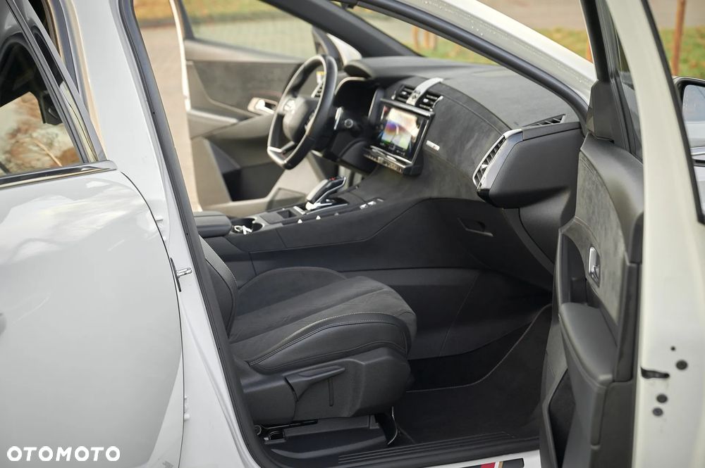 DS Automobiles DS 7 Crossback 1.6 E-Tense 4x4 Performance Line + - 25