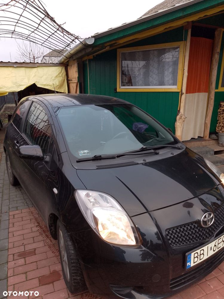 Toyota Yaris - 1