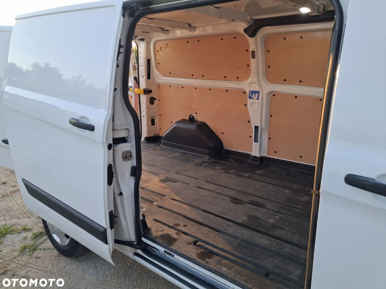 Ford Transit Custom 290 L2H1 Trend - 10