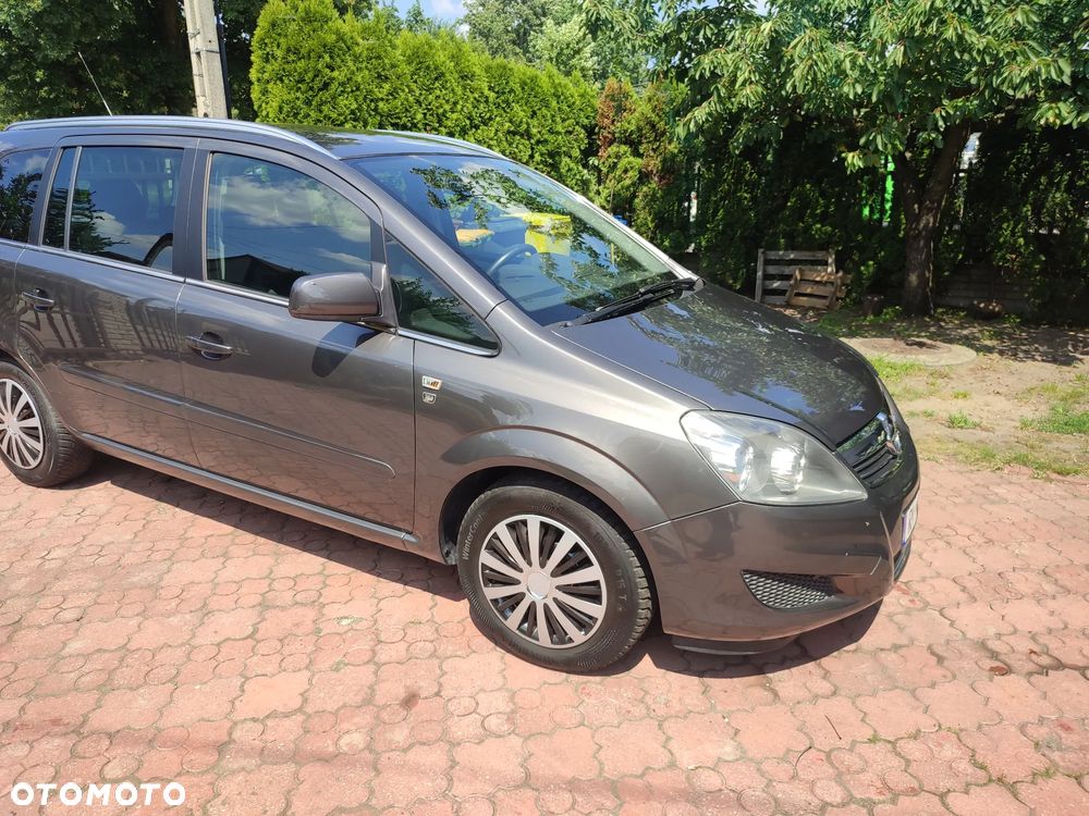Opel Zafira - 2
