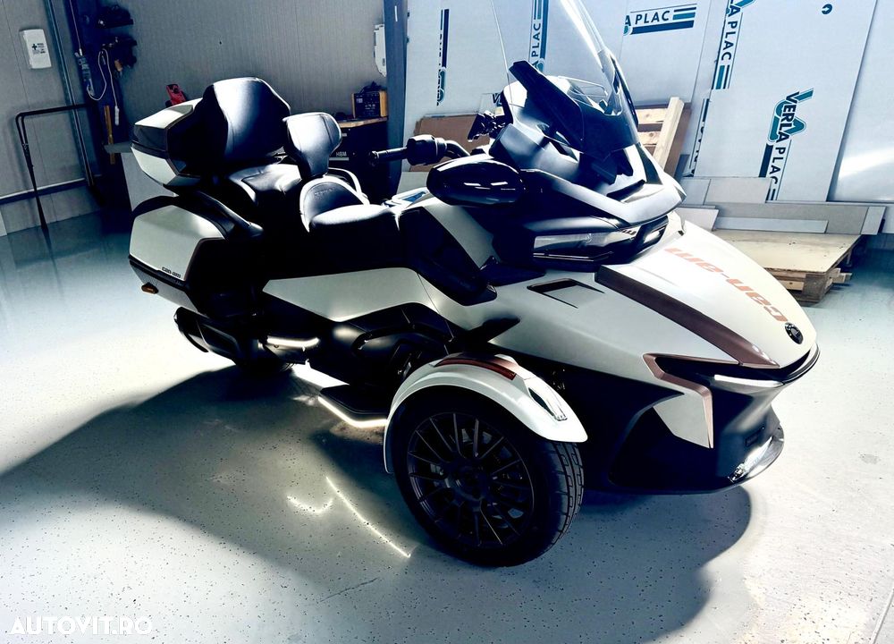 Can-Am Spyder - 3