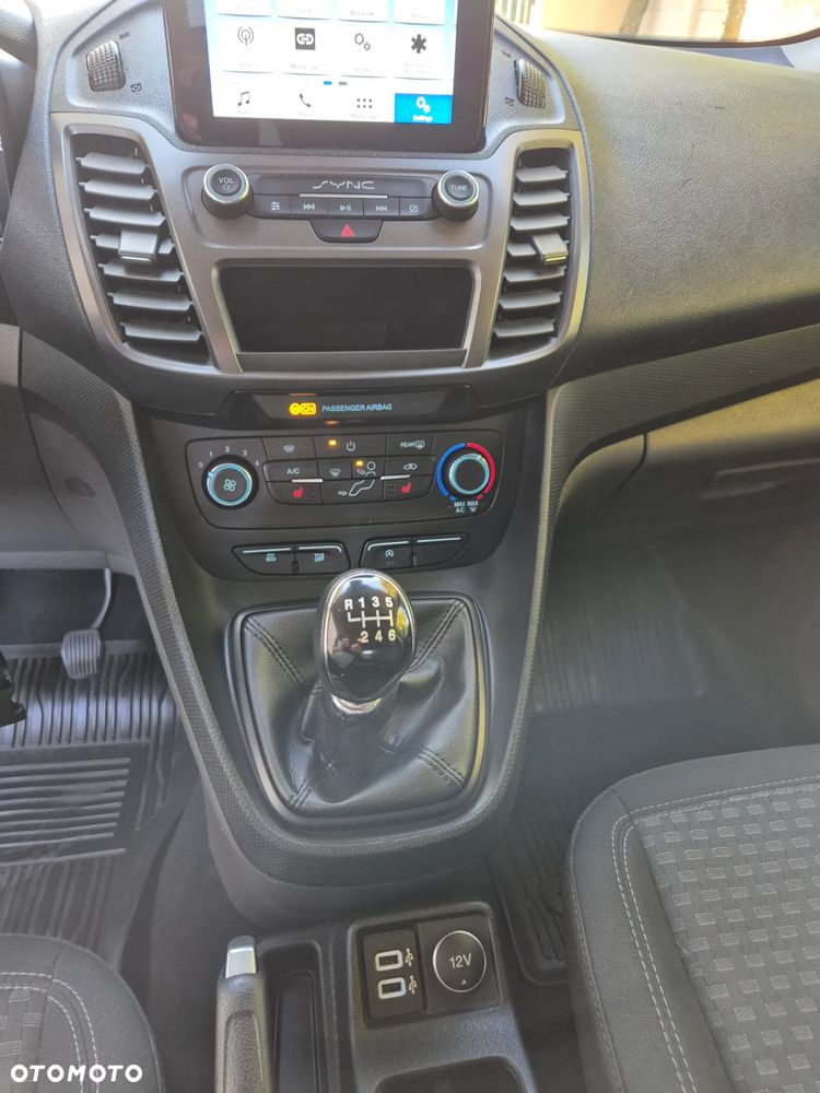 Ford Tourneo Connect - 14
