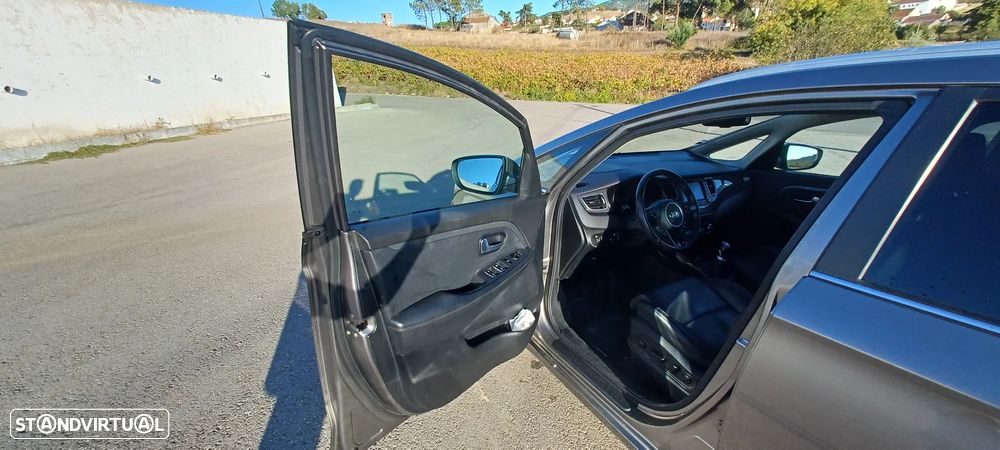 Kia Carens 1.7 CRDi ISG TX - 24