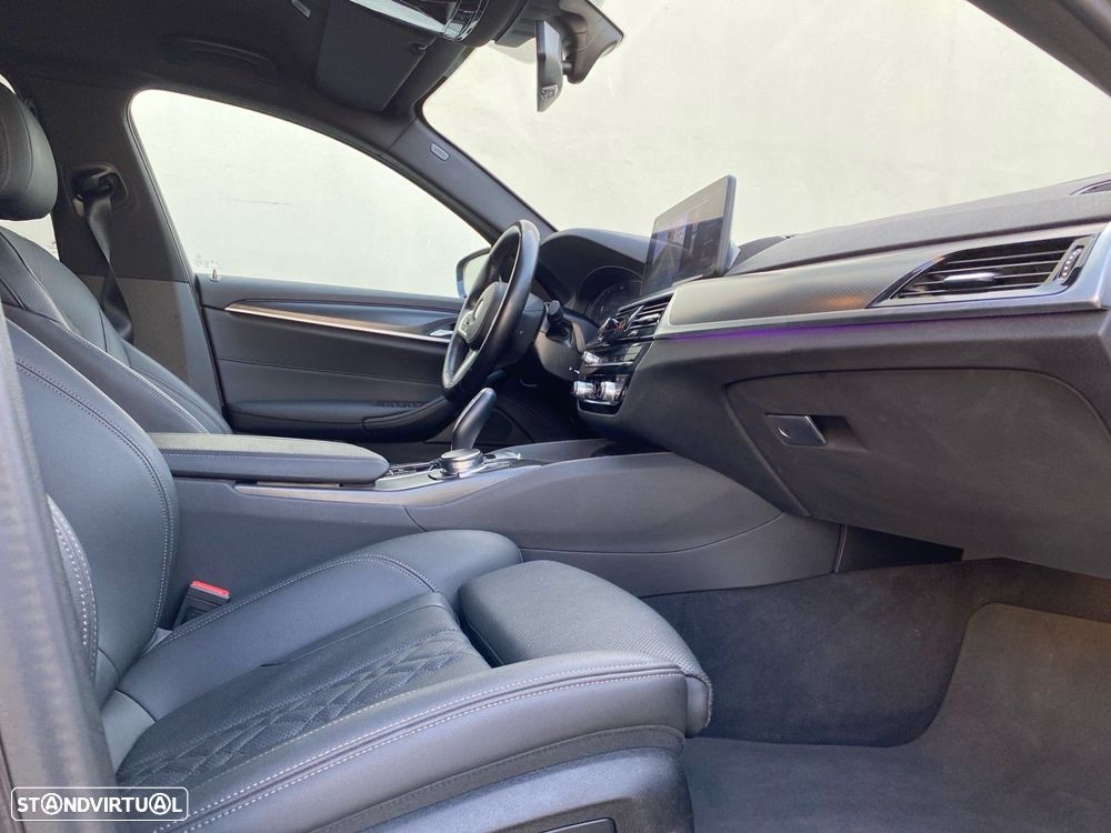 BMW 520 d Pack Desportivo M Auto - 19