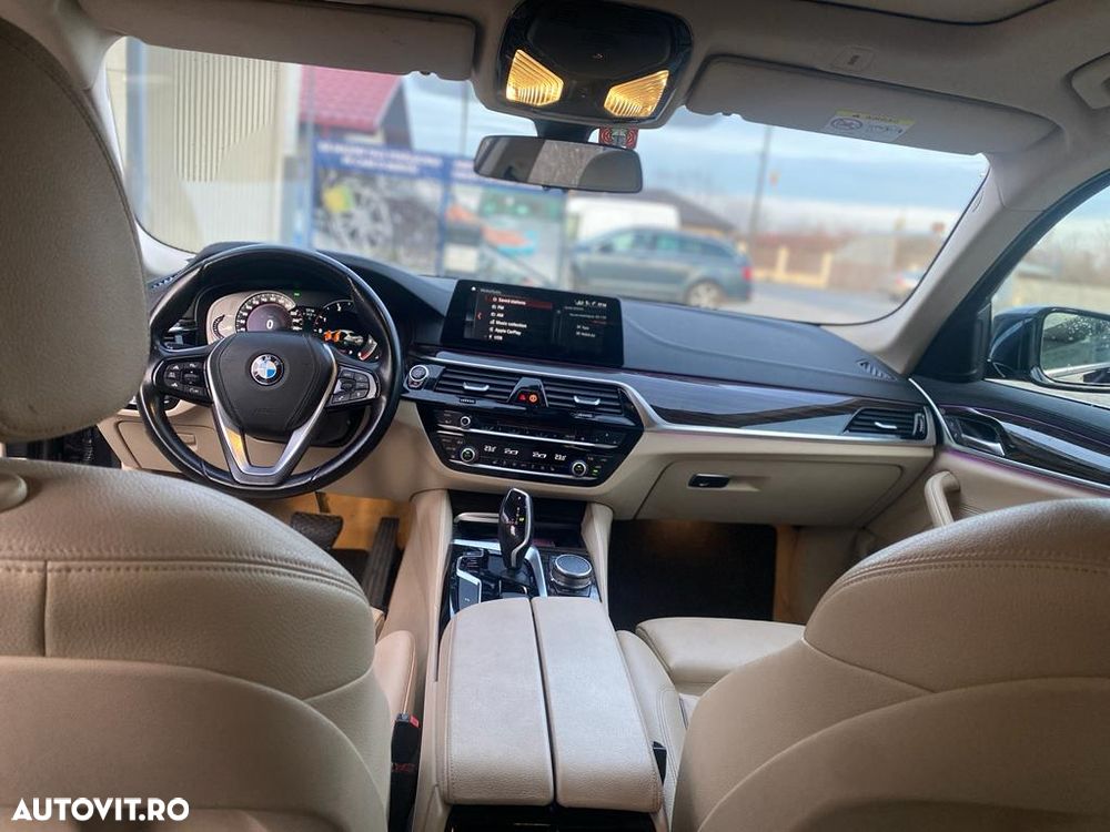 BMW Seria 5 520d Aut. Luxury Line - 11