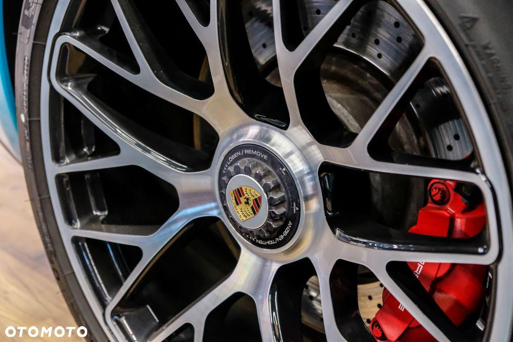 Porsche 911 Turbo S - 27