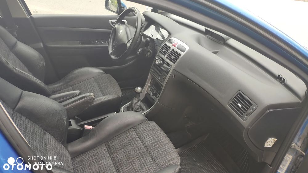 Peugeot 307 2.0 Premium - 8