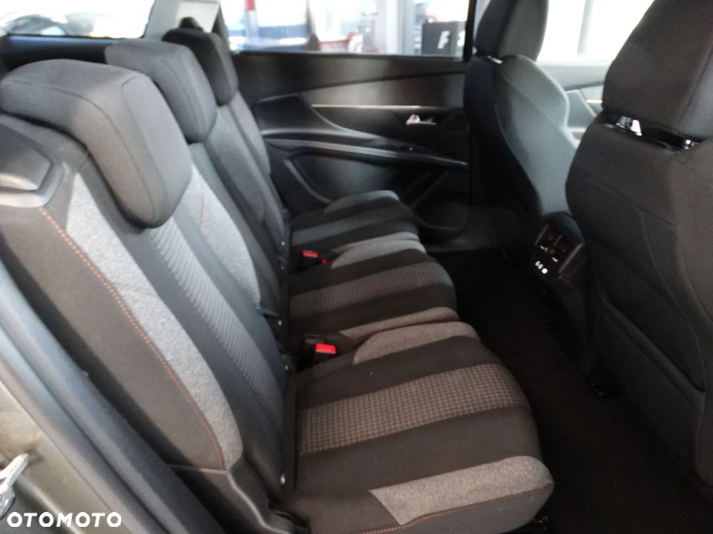 Peugeot 5008 - 31