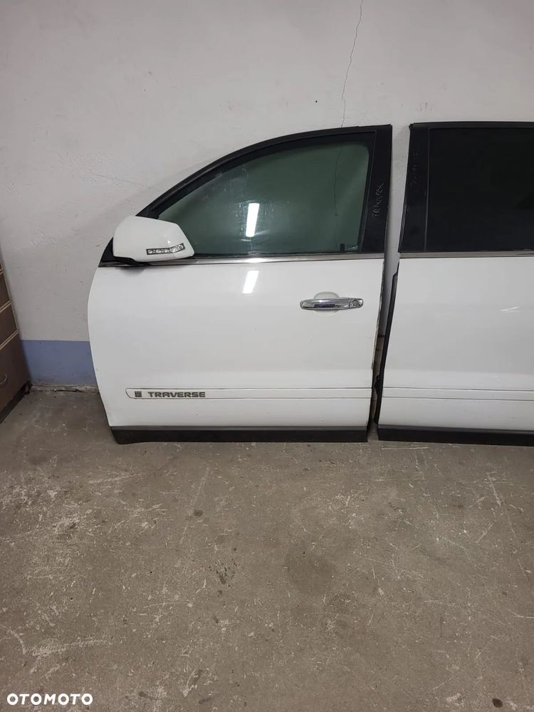 Chevrolet traverse drzwi kompletne - 9