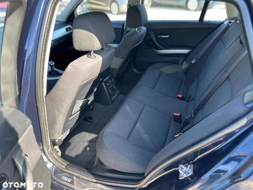 BMW Seria 3 320i Edition Exclusive - 9