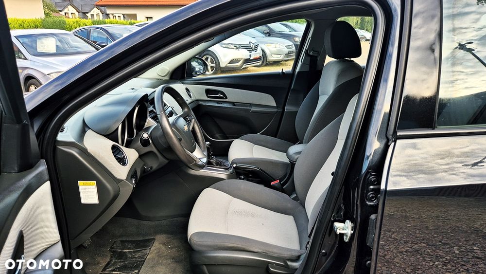 Chevrolet Cruze 1.6 LS - 30