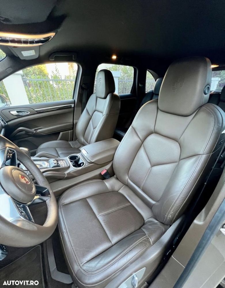 Porsche Cayenne - 7