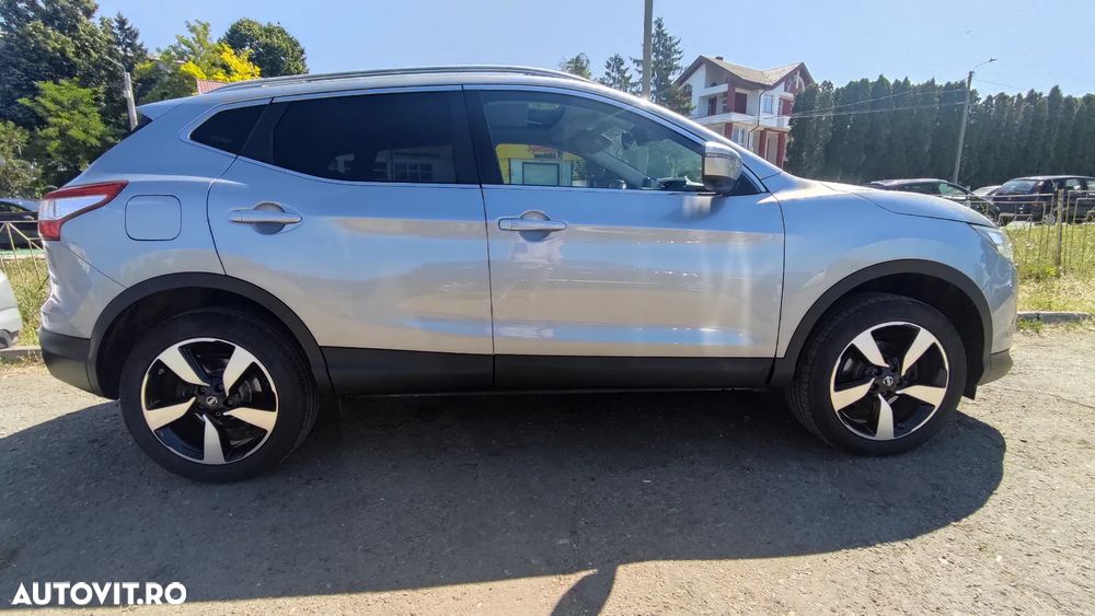 Nissan Qashqai 1.6 DCI N-Connecta - 19