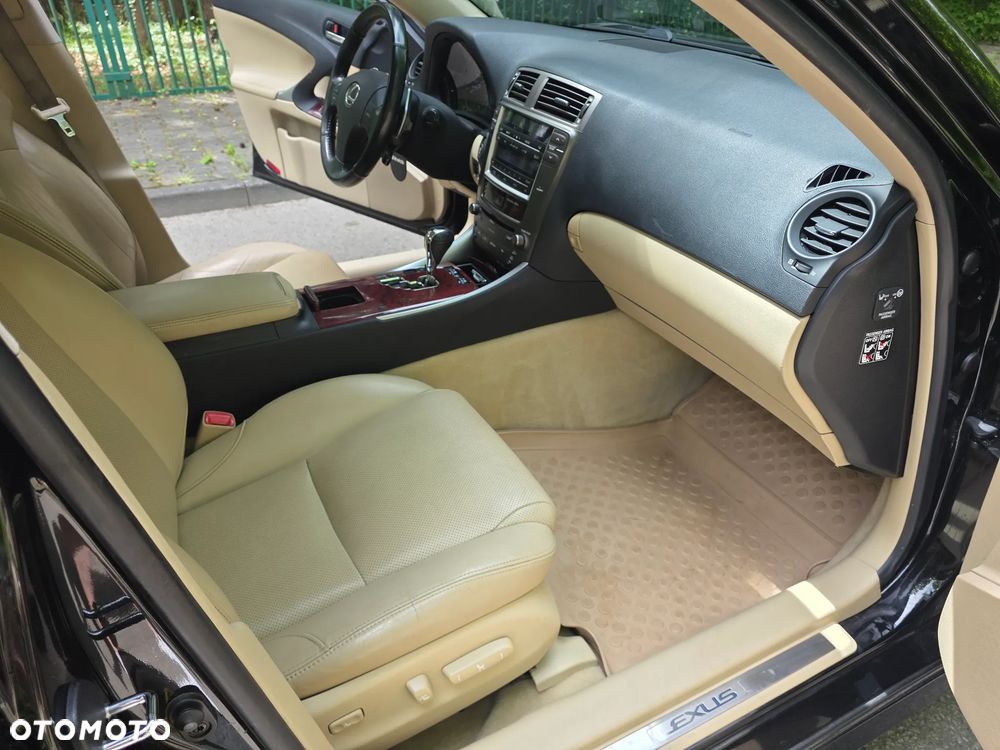 Lexus IS 250 Prestige - 17