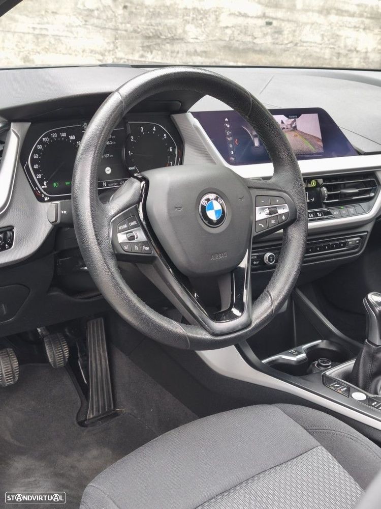 BMW 118 — fotografia 4