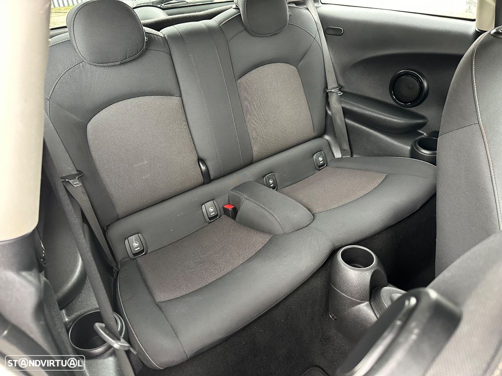 MINI 3 Portas One First - 13