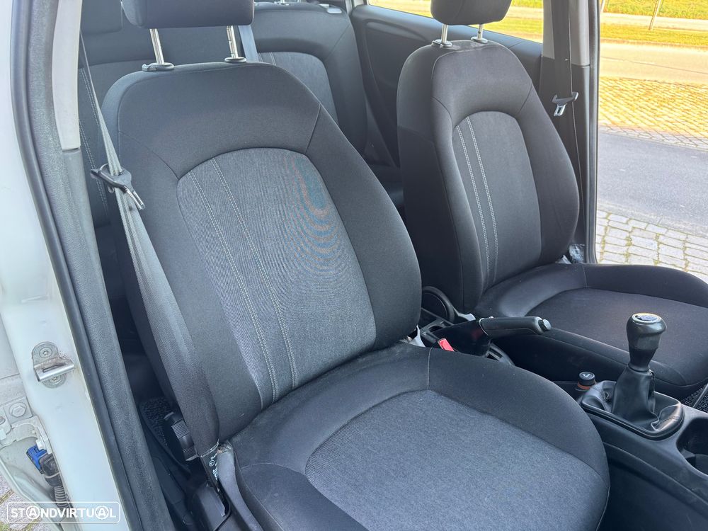 Fiat Punto 1.3 M-Jet Lounge S&S - 8