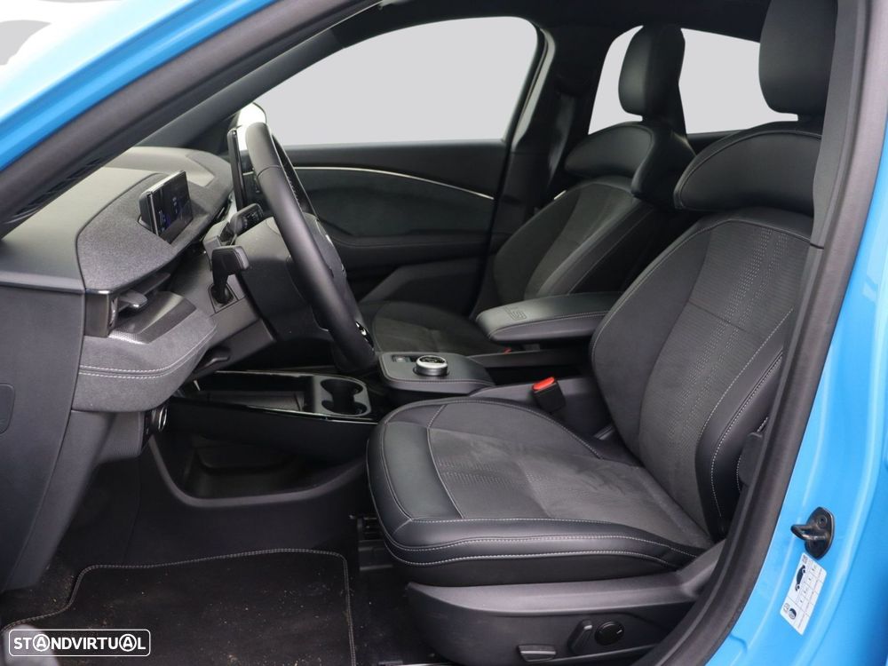 Ford Mustang Mach-E GT AWD - 10