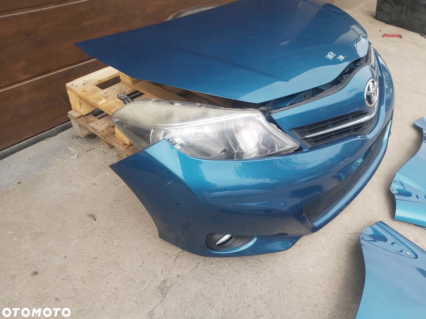 Toyota Yaris III kompletny przód zderzak maska pas - 4
