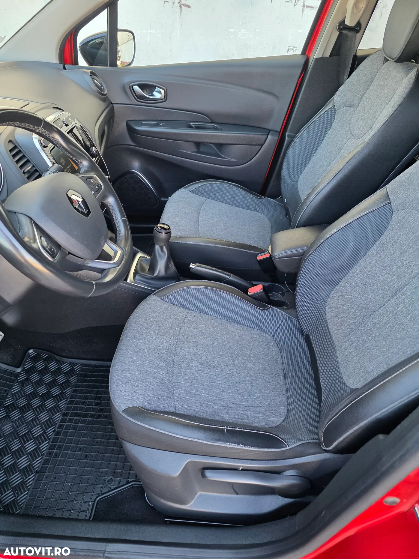 Renault Captur (ENERGY) TCe 90 INTENS - 27