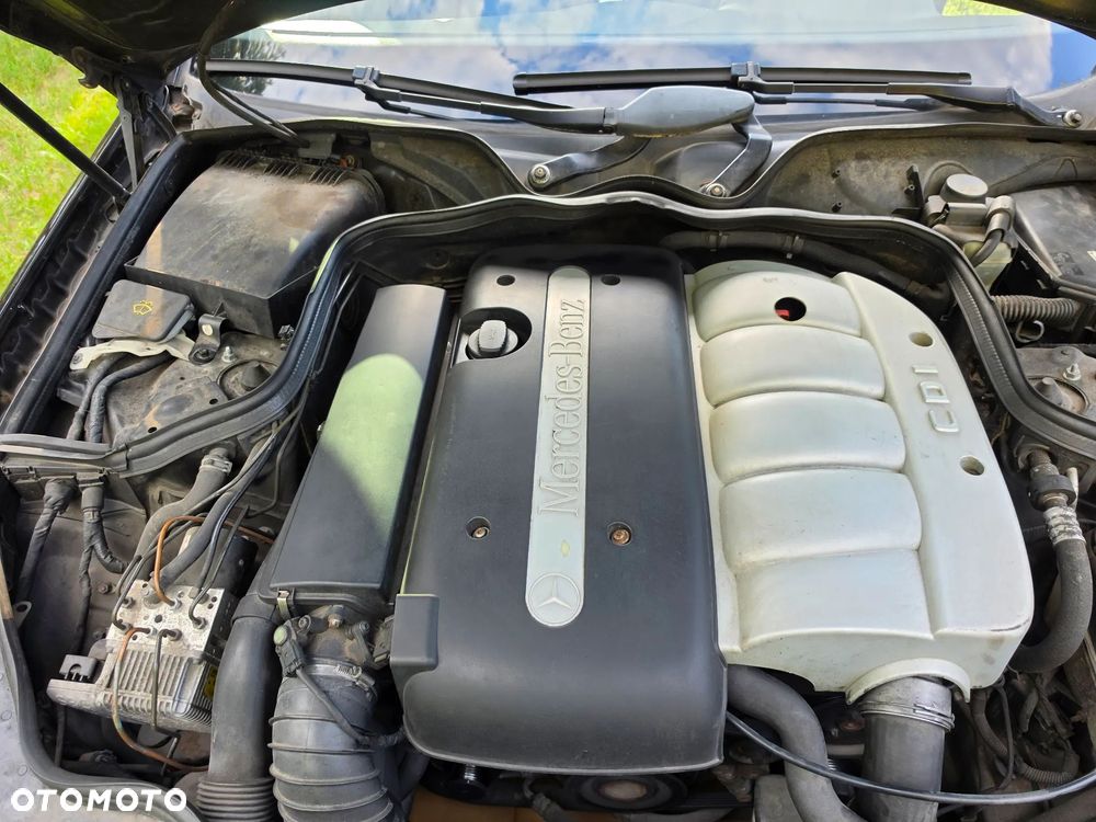 Mercedes-Benz Klasa E 220 CDI Classic - 13
