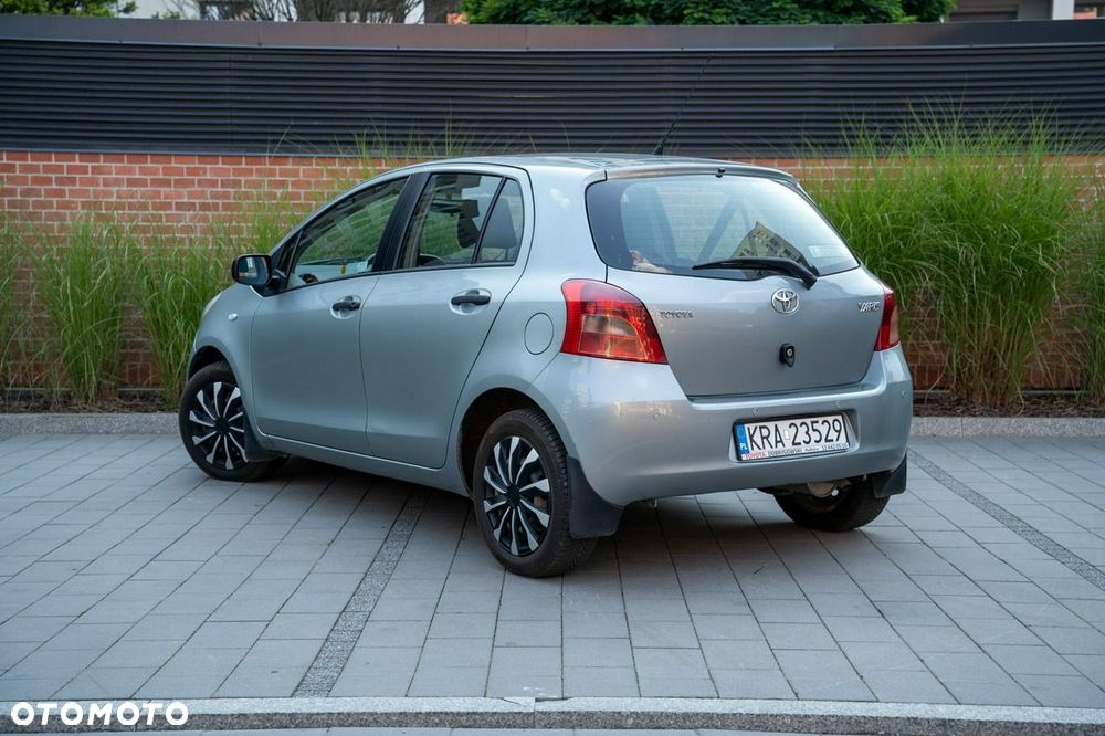 Toyota Yaris - 5