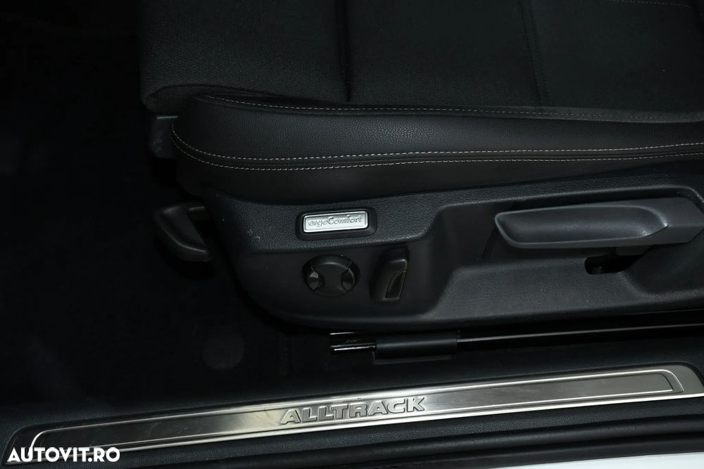 Volkswagen Passat Alltrack 2.0 TDI SCR 4Motion DSG - 33