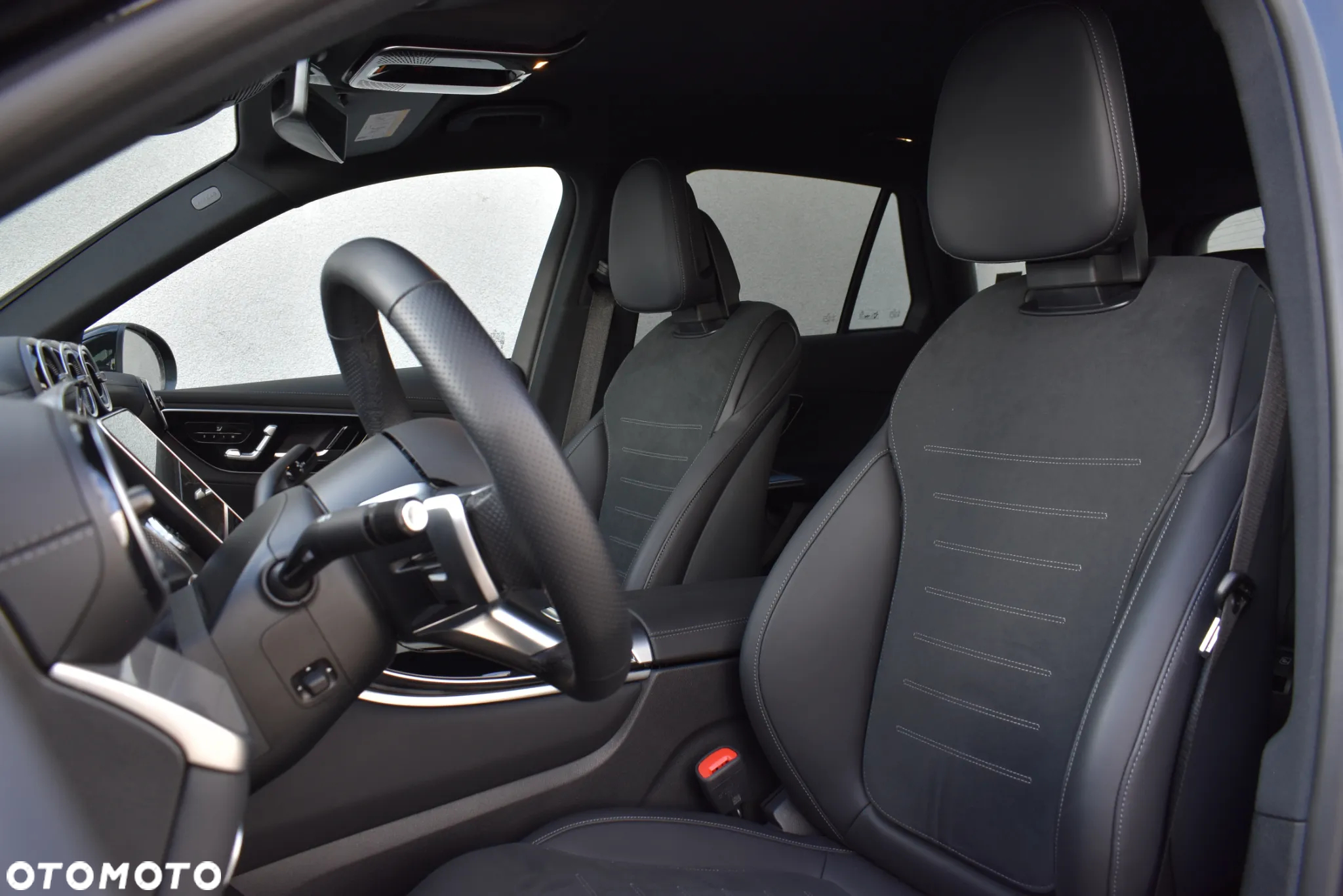 Mercedes-Benz GLC 300 e 4-Matic AMG Line - 12