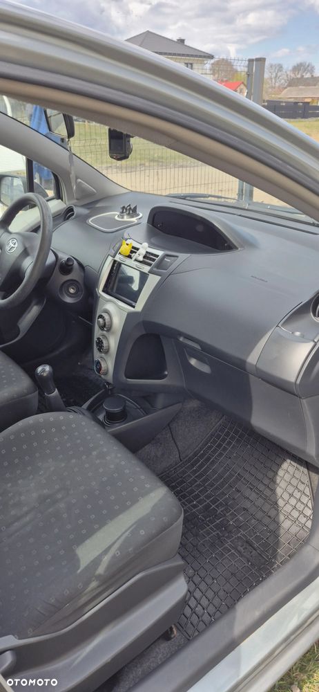 Toyota Yaris 1.3 VVT-i Luna - 5