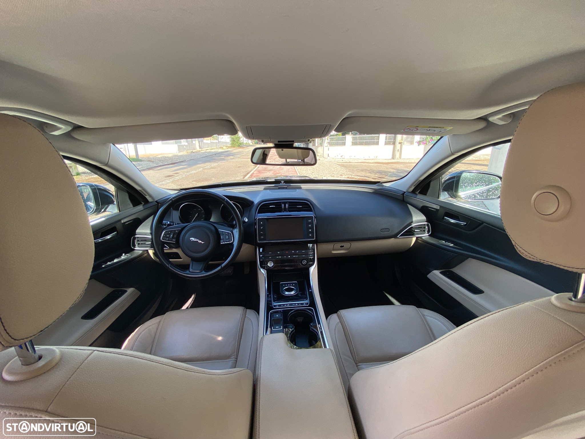 Jaguar XE 2.0 D Prestige Aut. - 15